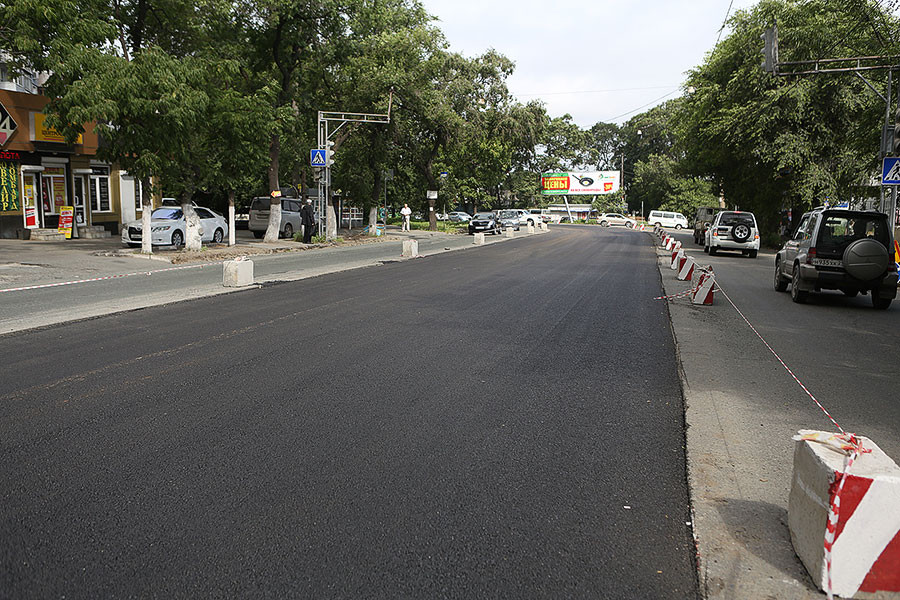 Дорожники Владивостока приводят в порядок Народный проспект