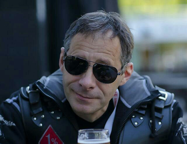 Приморский байкер: женщина не должна садиться за руль мотоцикла