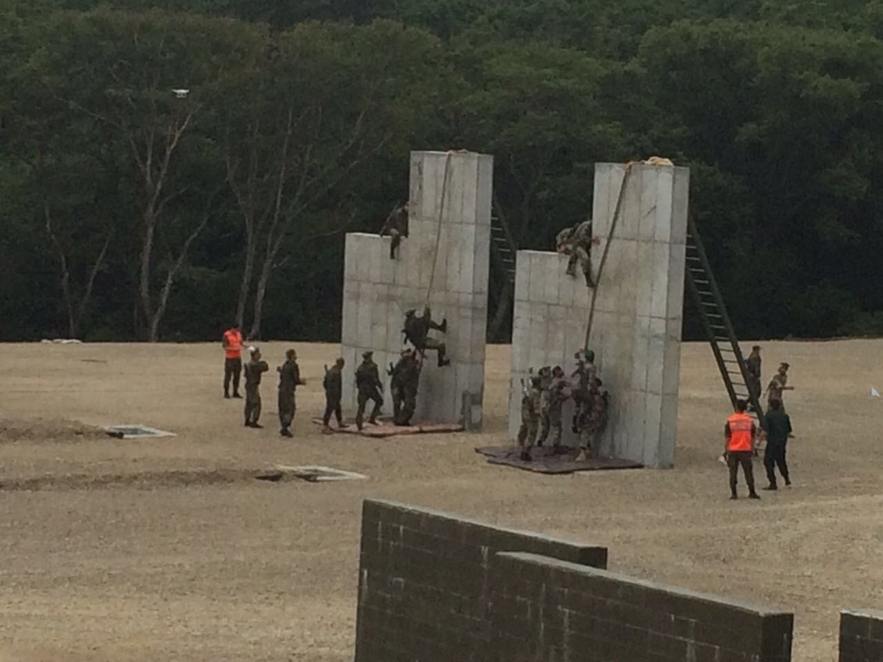 Иностранные военные преодолевают полосу препятствий во Владивостоке (видео)