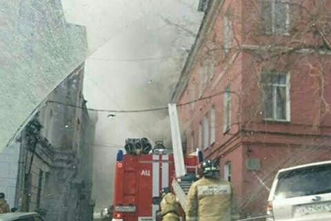 Крупный пожар взбудоражил огнеборцев Владивостока