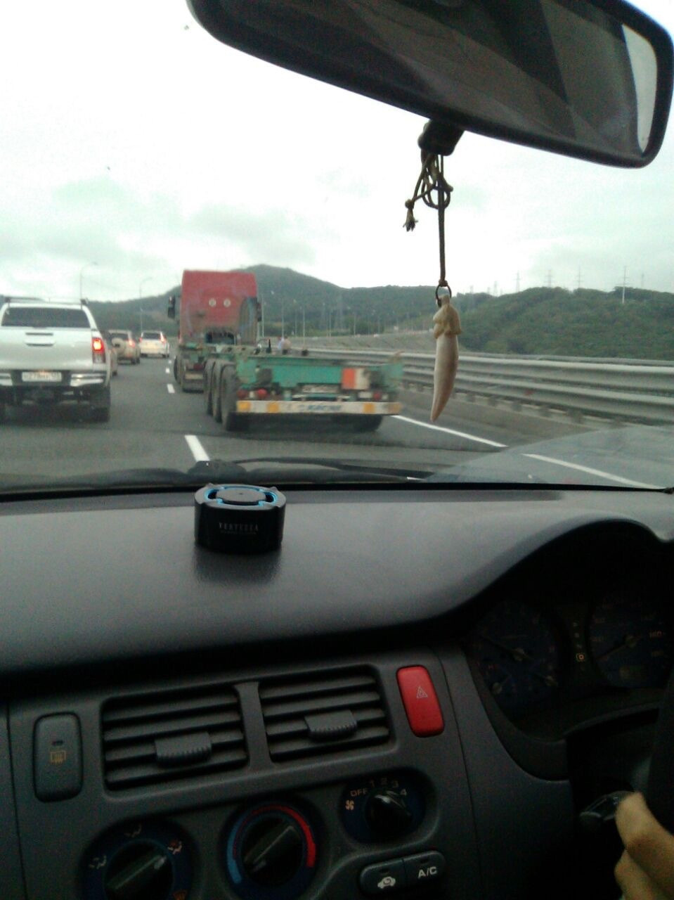 Серьезная авария сковала движение в одном из районов Владивостока