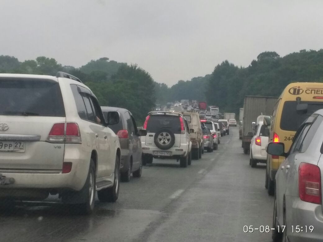 Федеральную трассу сковало ДТП (видео)