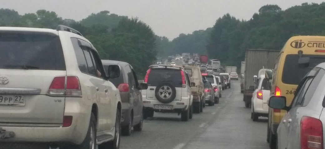Подробности ДТП, создавшего километровую пробку на трассе "Владивосток-Хабаровск" (видео)