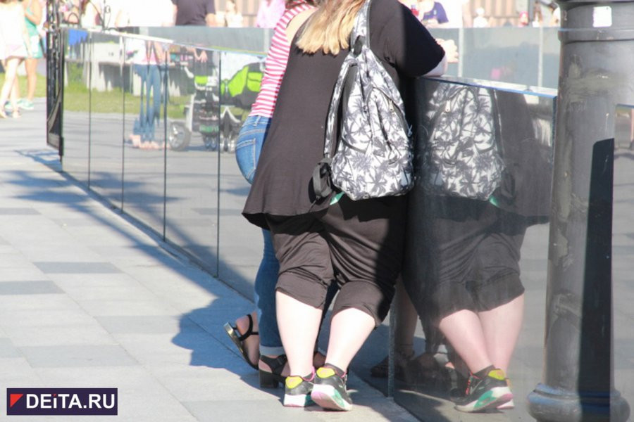 Диетологи рассказали, как соль влияет на избыточный вес