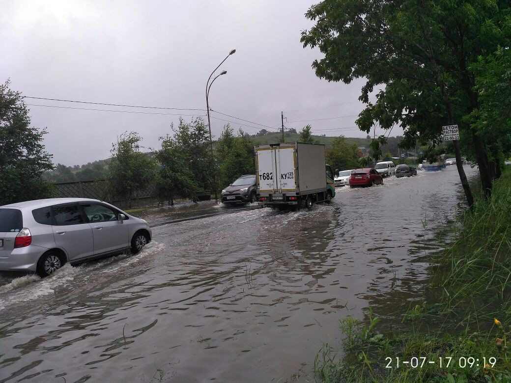 В подтопленные районы Приморья выехали спасатели