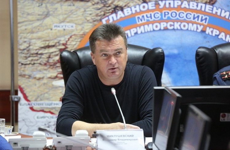 Губернатор Приморья работает в пострадавших от наводнения районах