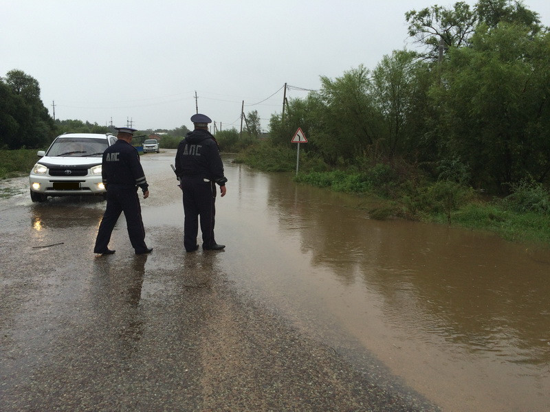 Мародерам дают жесткий отпор в подтопленных селах Приморья
