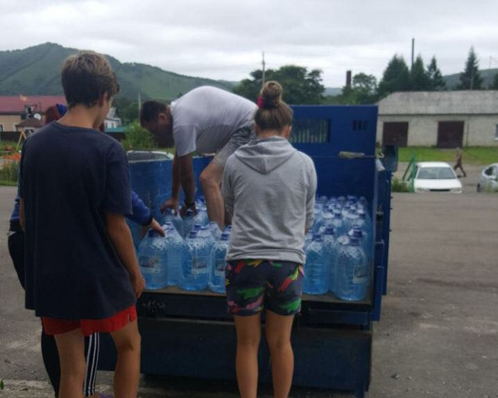 Поселок Барабаш Хасанского района, оказавшийся в критическом положении из-за мощных ливней, постепенно возвращается к жизни, сообщает ИА «Deita.ru» со ссылкой на пресс-службу региональном отделении партии «Единя Россия». Недавно оттуда вернулись сотрудник