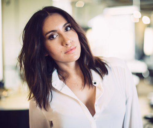 Парикмахер семьи Кардашьян сказала, какие ошибки люди совершают с волосами