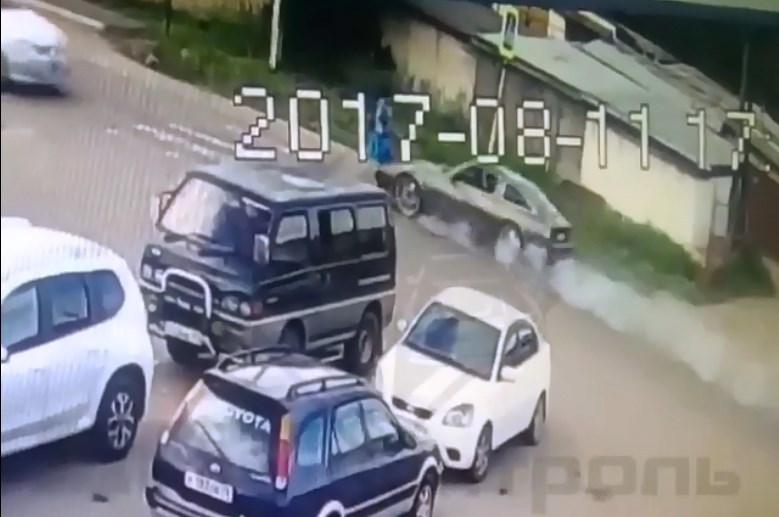 В Приморье на зебре автолюбитель сбил женщину