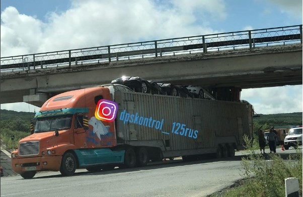 Иномарки не доехали до хозяев по странной причине (фото)