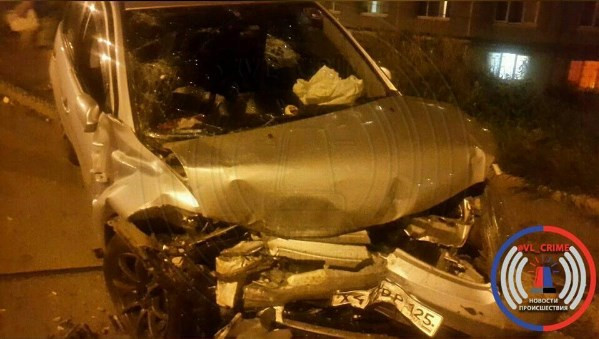 В больницу отправились участники ночного ДТП во Владивостоке