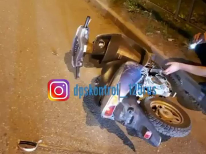 Пьяных «мушкетеров» на мопеде задержали в Приморье (видео)