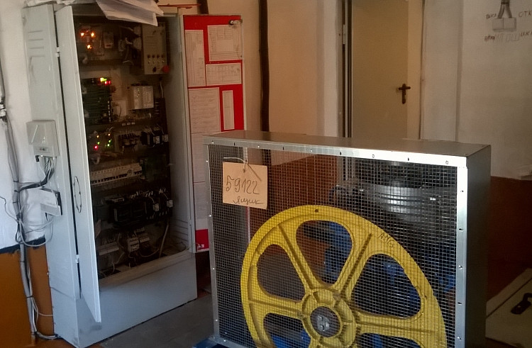 Новые лифты устанавливают жителям Уссурийска