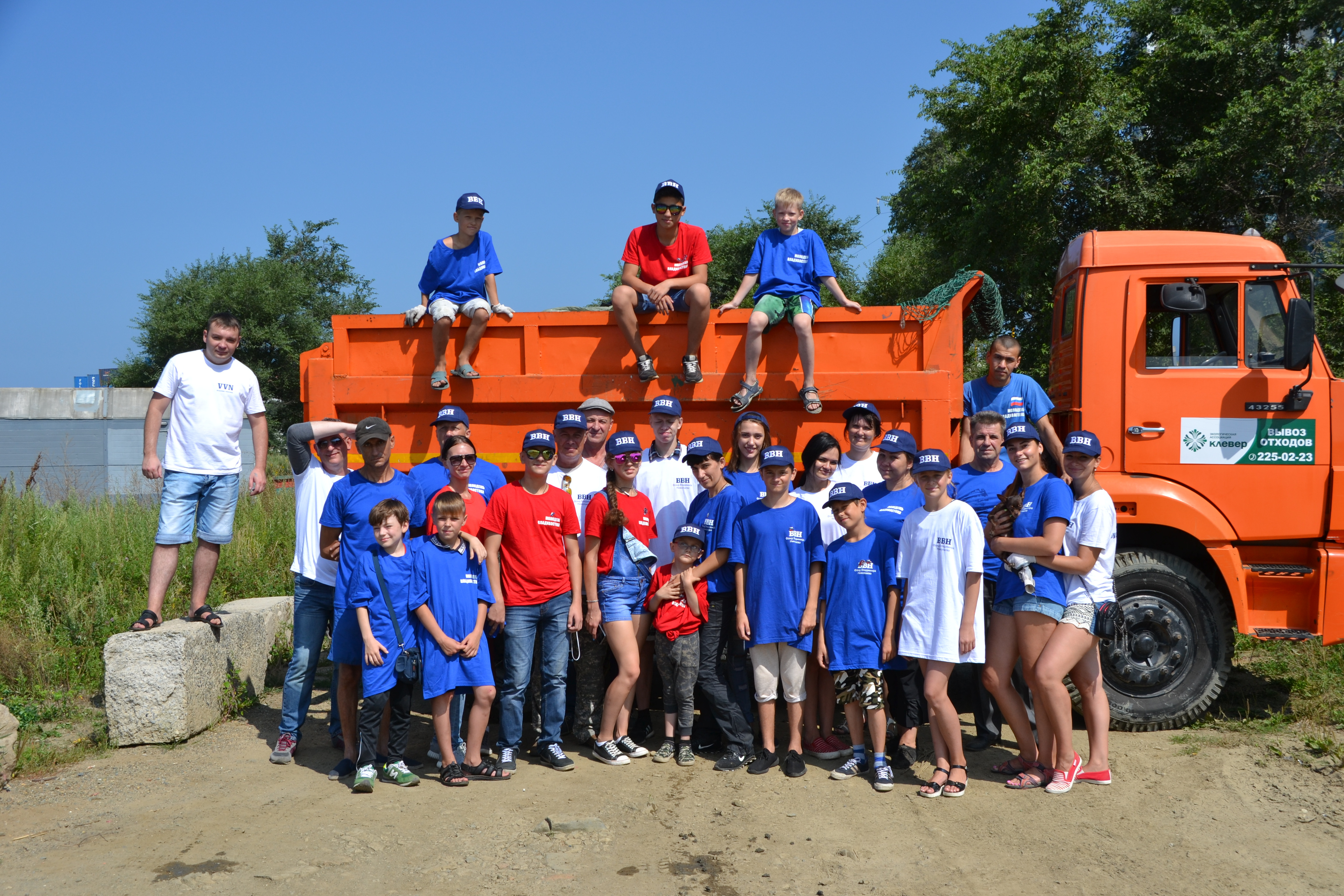 Фонд ВВН направил помощь пострадавшим от паводка и подарил Владивостоку еще один чистый пляж