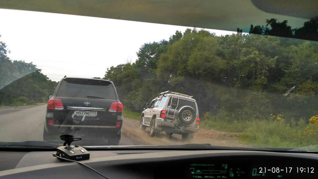 Бесконечная пробка сковала трассу Владивосток — Находка