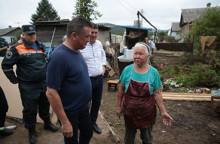 Губернатор Приморья отправляется работать в районы ЧС