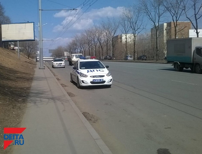 Во Владивостоке наказали автолюбителя за попытку объехать пробку (видео)