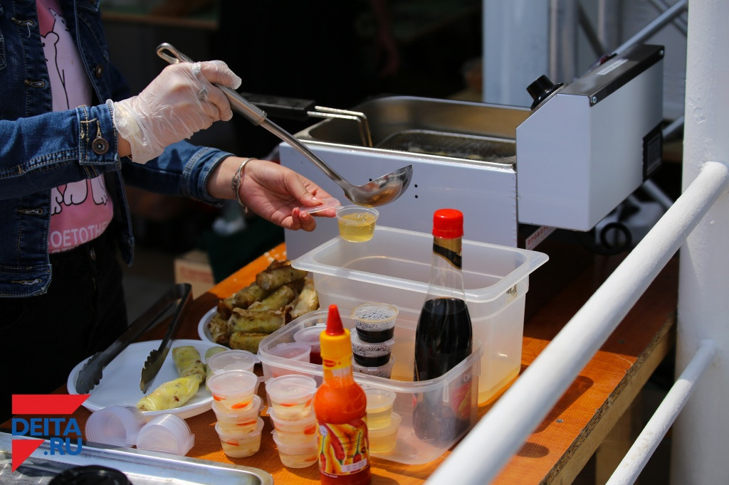 Фестивали сопроводят ярмарку во Владивостоке