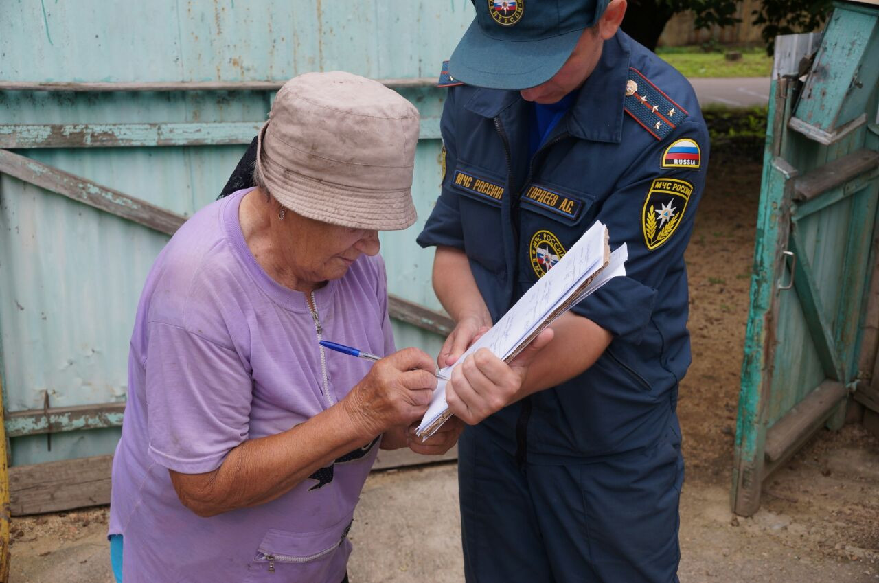 Колоссальное количество мусора убрали спасатели в Приморье