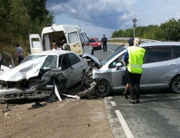 В серьезном ДТП на трассе в Приморье есть пострадавшие