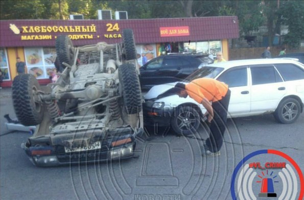 Внедорожник перевернулся во Владивостоке