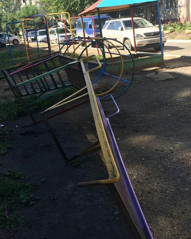 Ребенок погиб на детской площадке в Хабаровске