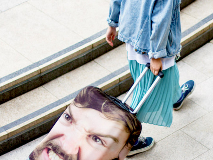 Люди стали «олицетворять» свои чемоданы