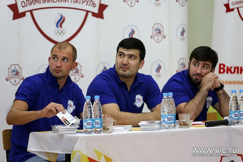 Олимпийские чемпионы встретились со школьниками Владивостока