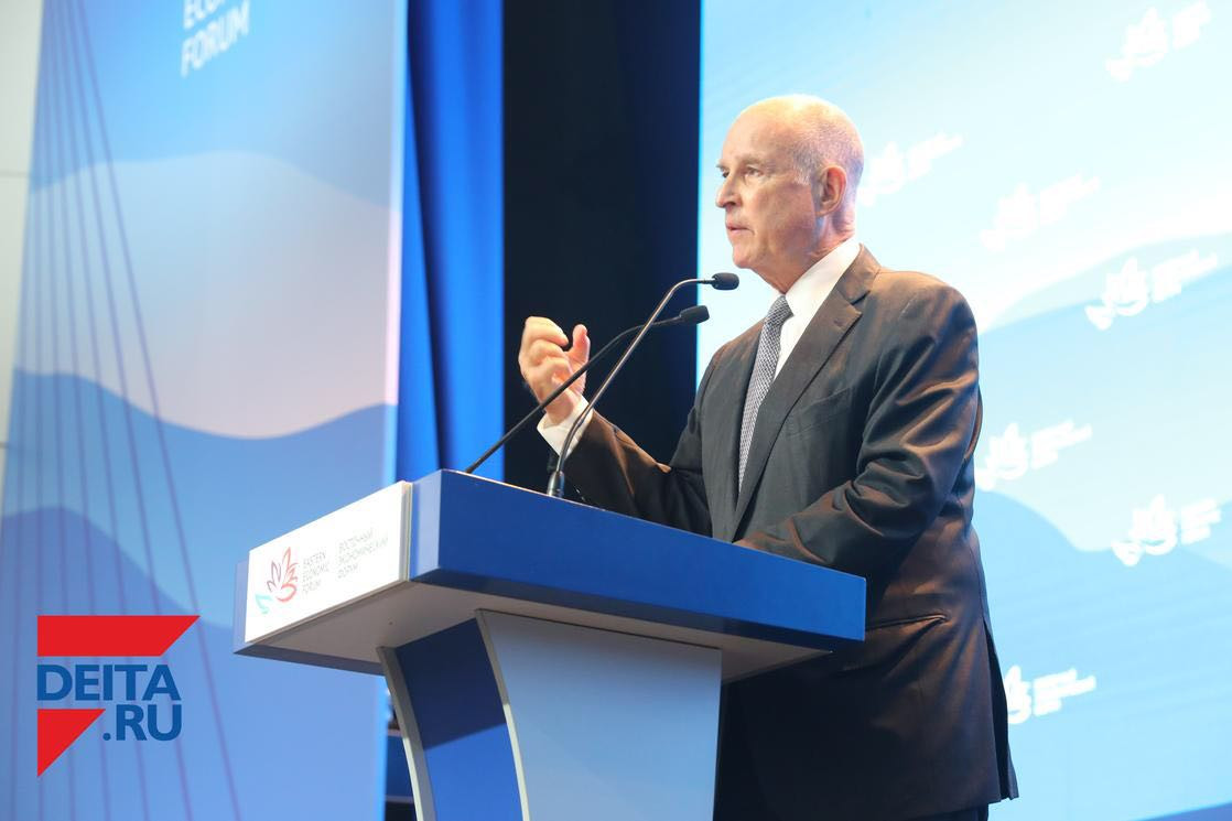 Губернатор Калифорнии Браун во Владивостоке: "Я не боюсь осуждений"