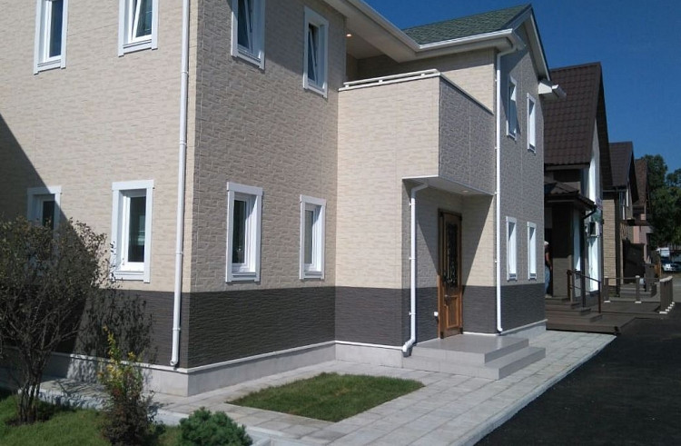 За новую архитектуру Приморья на ВЭФ разбили бочку с сакэ