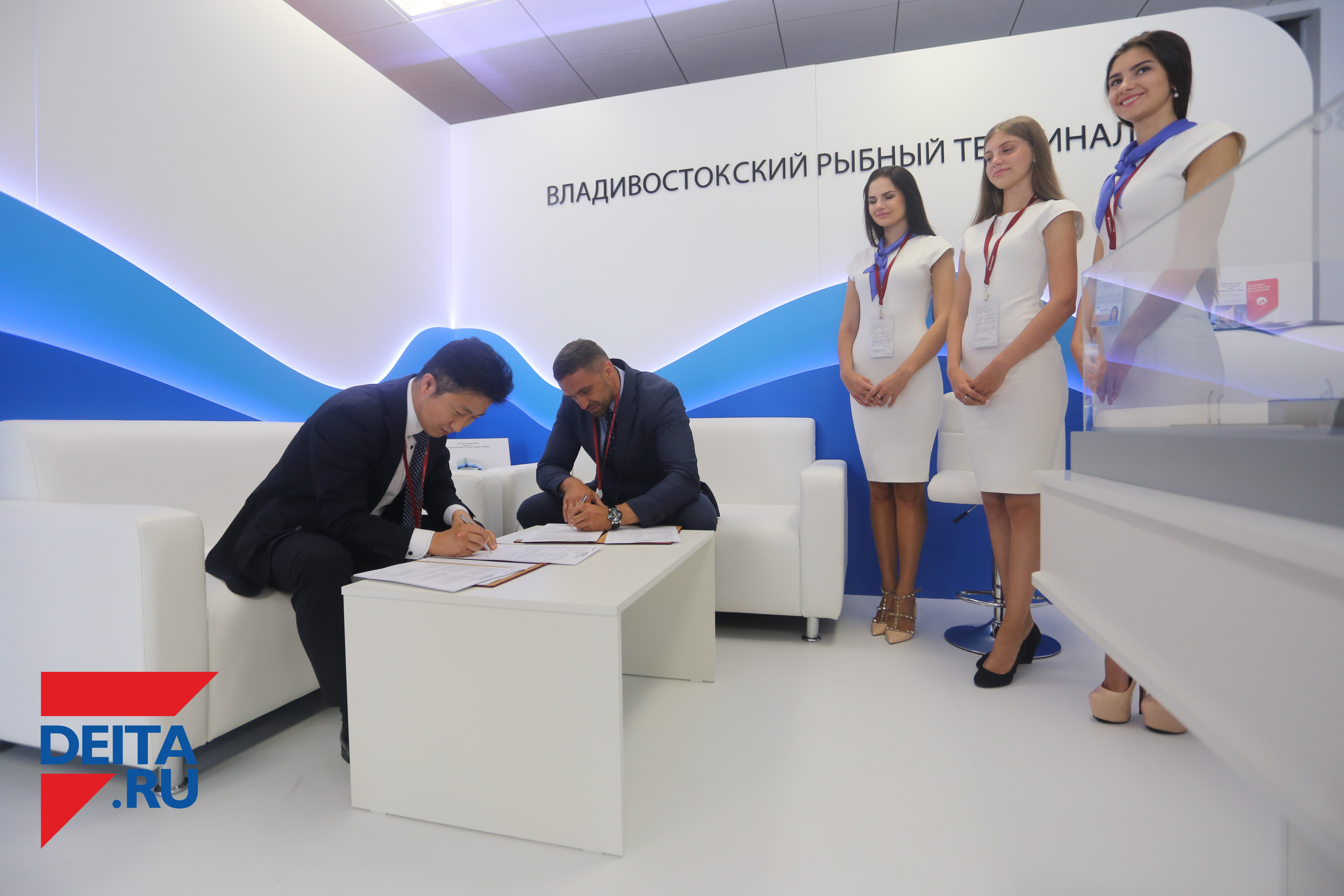 Новые японские холодильники появятся во Владивостокском рыбном терминале (фоторепортаж)