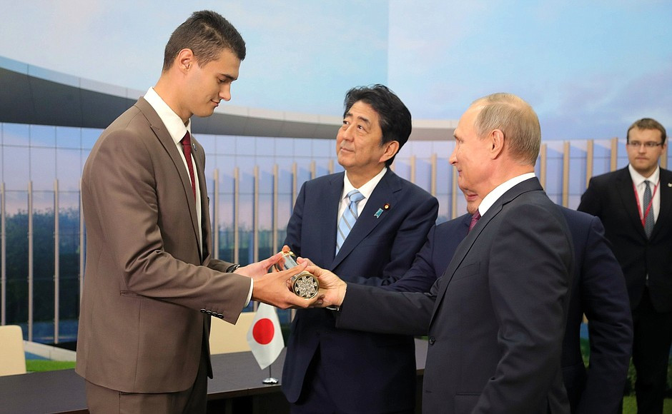 Капсула времени схоронил Владимир Путин во Владивостоке