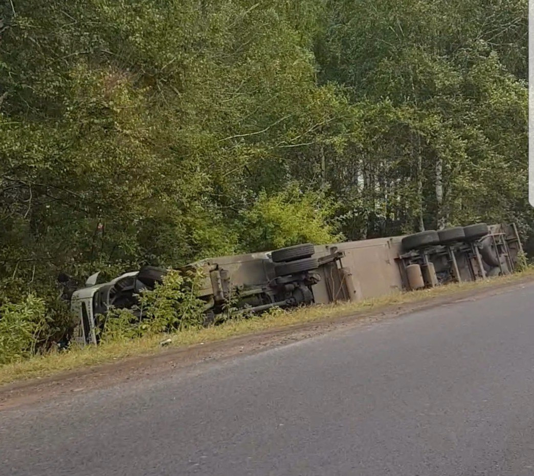Грузовик, груженный алкоголем, «прилег отдохнуть» в Башкирии