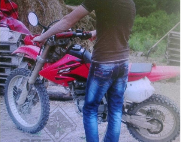 В Приморье хулиганы избили байкера и угнали мотоцикл