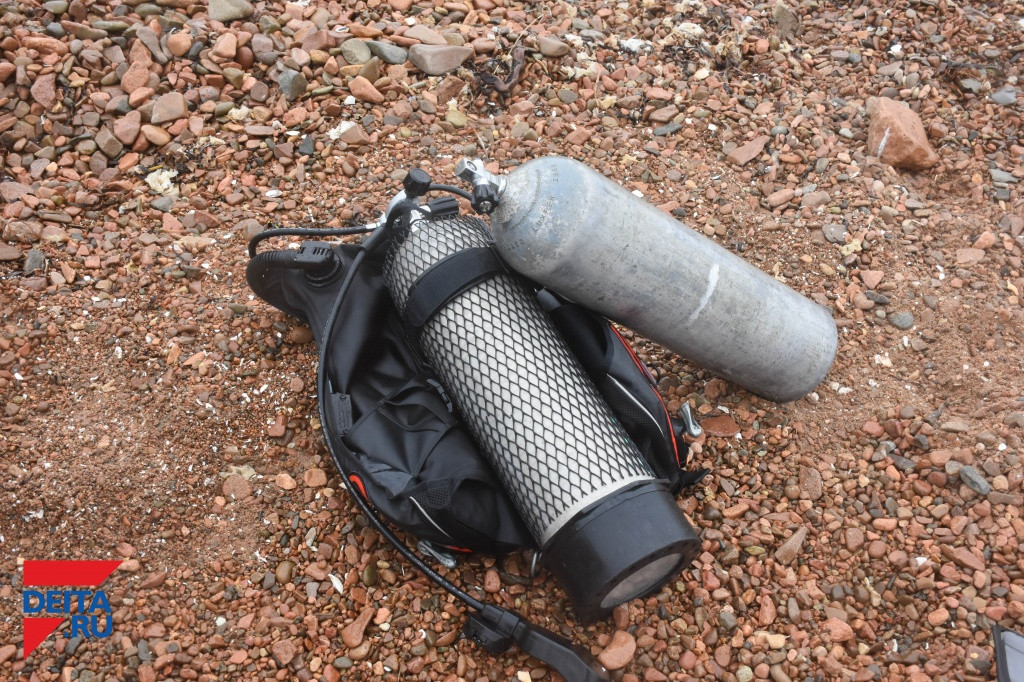 На Камчатке при подъеме затонувшего дока погиб водолаз