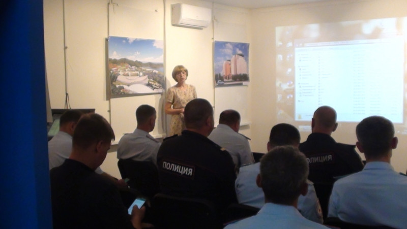 Хулиганам Находки противостоят полиция и деятели культуры