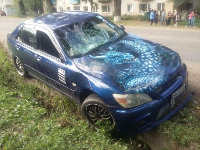 Автомобиль сбил девушку в Приморье