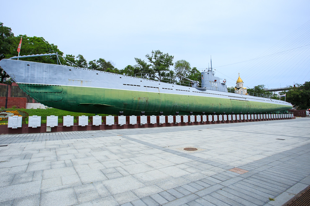 Офицеры ВМС Китая прибыли во Владивосток