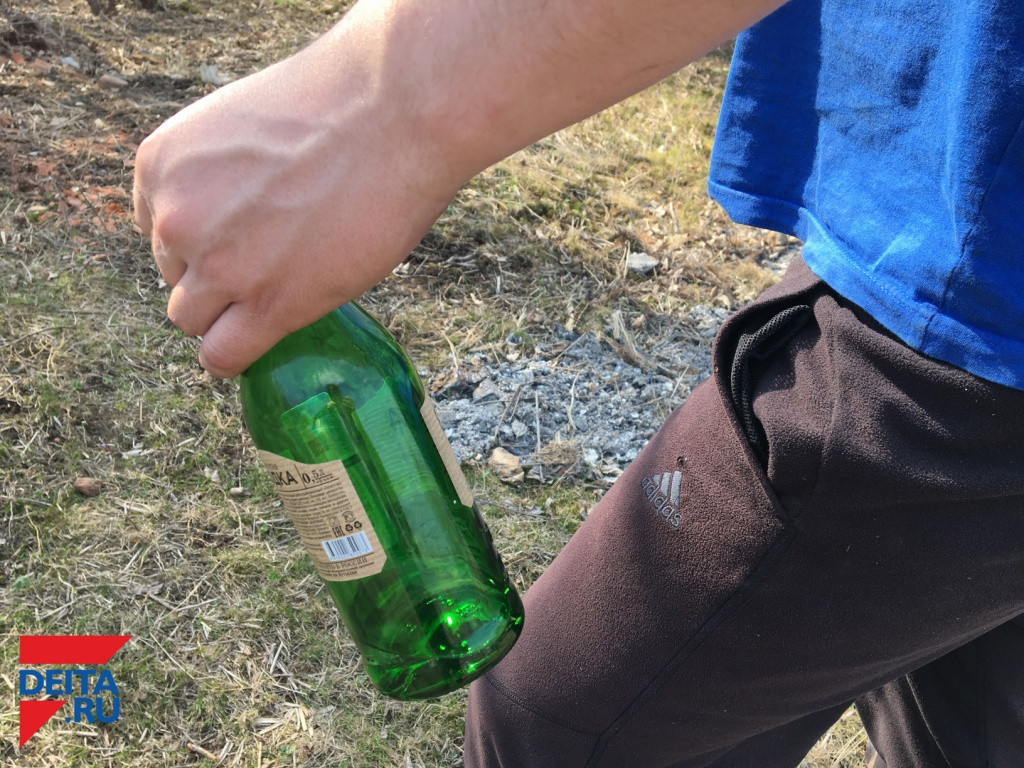 Стеклянная бутылка привела к уголовному делу в Приморье