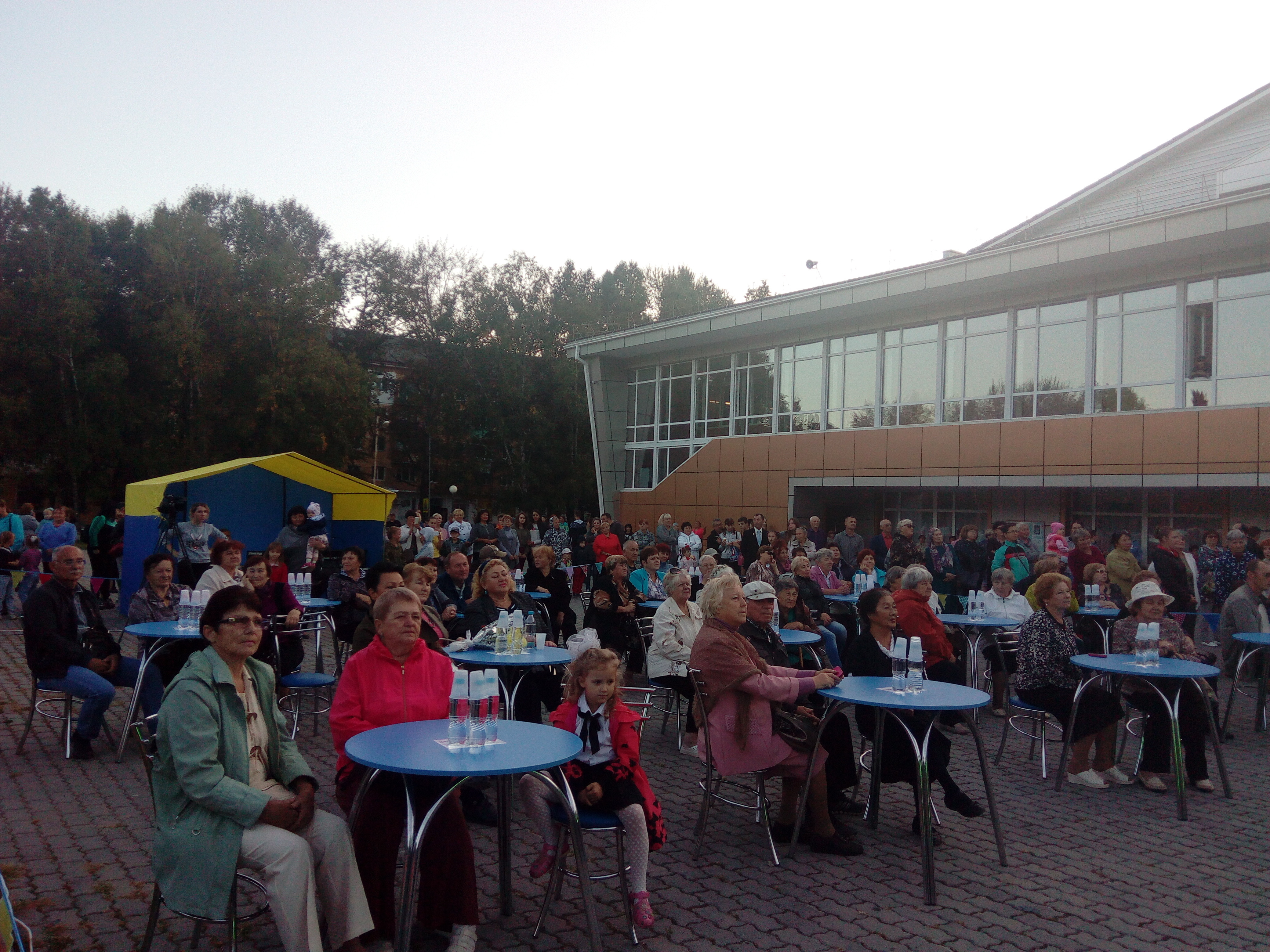 Приморский город готовится к празднику (фото)