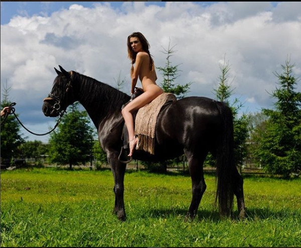 Жительница Владивостока вошла в ТОП-10 конкурса красоты журнала MAXIM