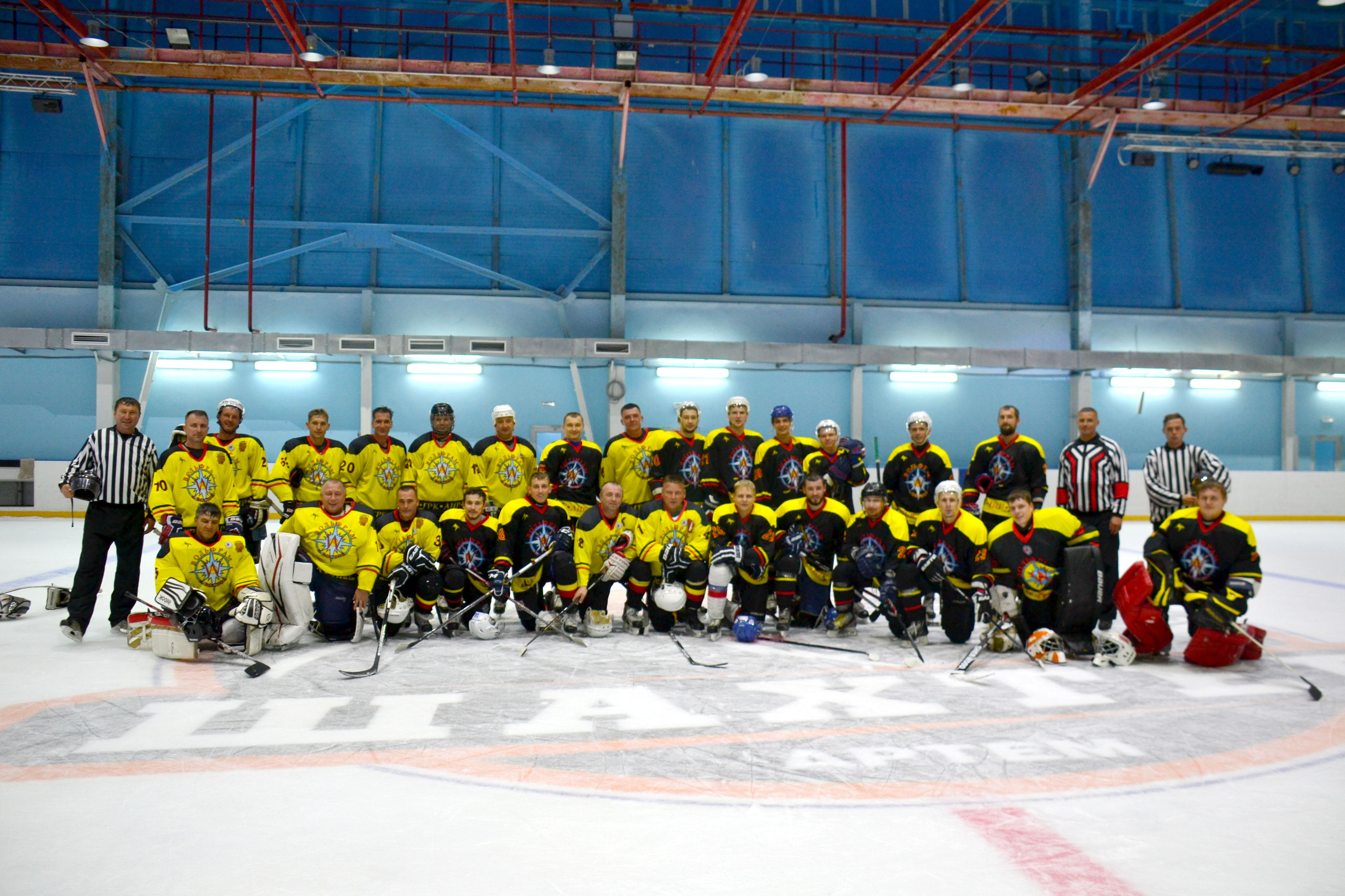 Хоккеисты Приморья борются за кубок ВВН