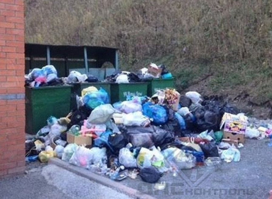 Названа причина, почему УК не вывезла мусор во Владивостоке