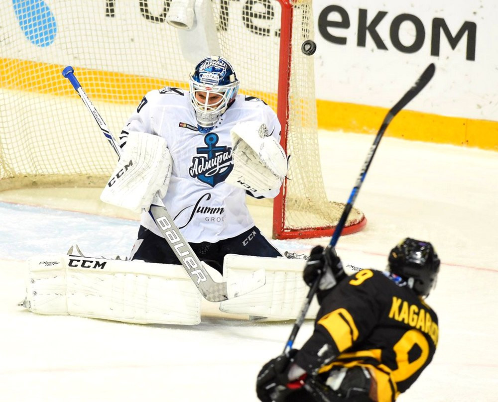 «Адмирал» играл при полупустых трибунах