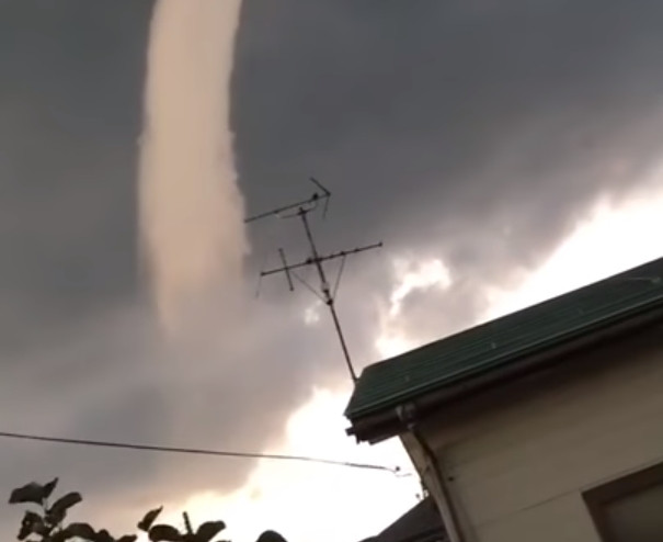 Природный феномен поразил жителей Японии (видео)