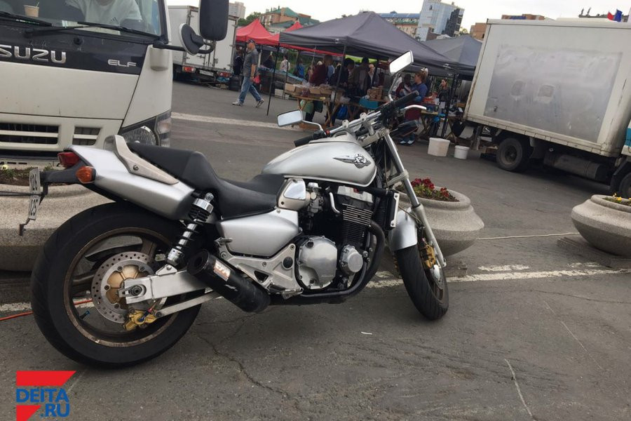 Байкеры блокируют дороги Владивостока