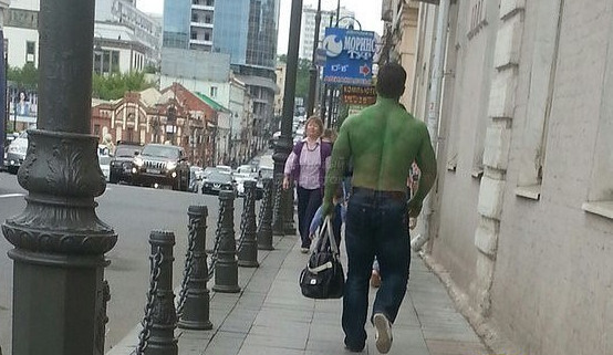 По Владивостоку разгуливает невероятный Халк