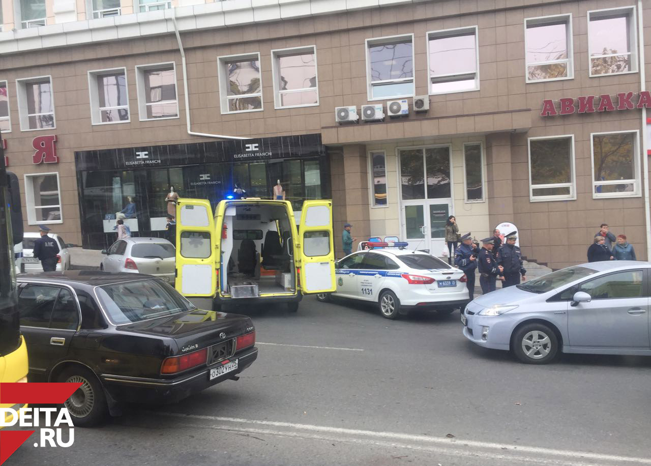 Автобус сбил женщину в центре Владивостоке (фото)