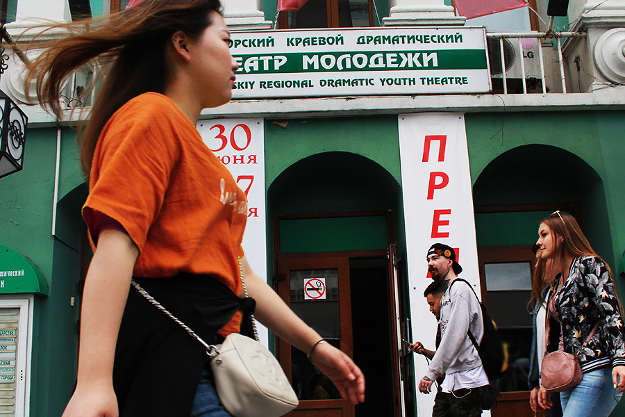 Диалог поколений: театр молодёжи ставит эксперименты